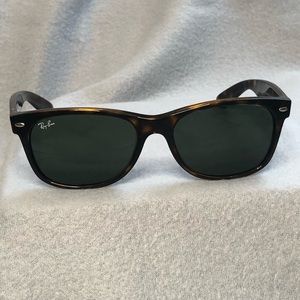 Ray Ban New Wayfarer Classics